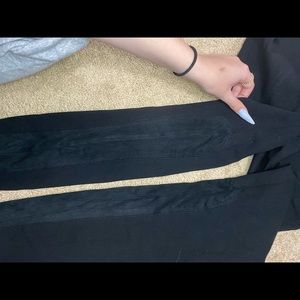 WHITE | BLACK LEGGINGS